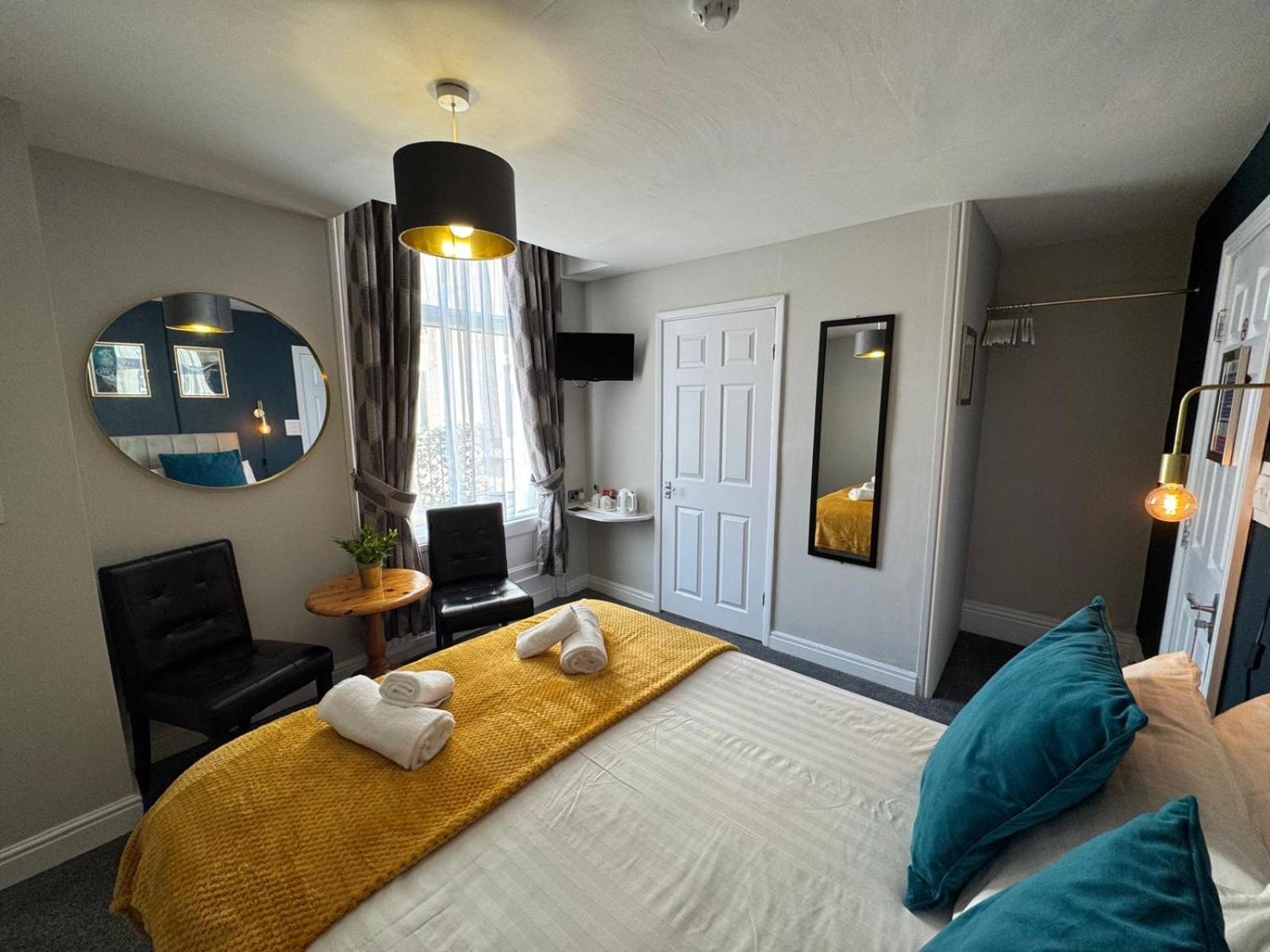 The Rockside 4* Скарборо