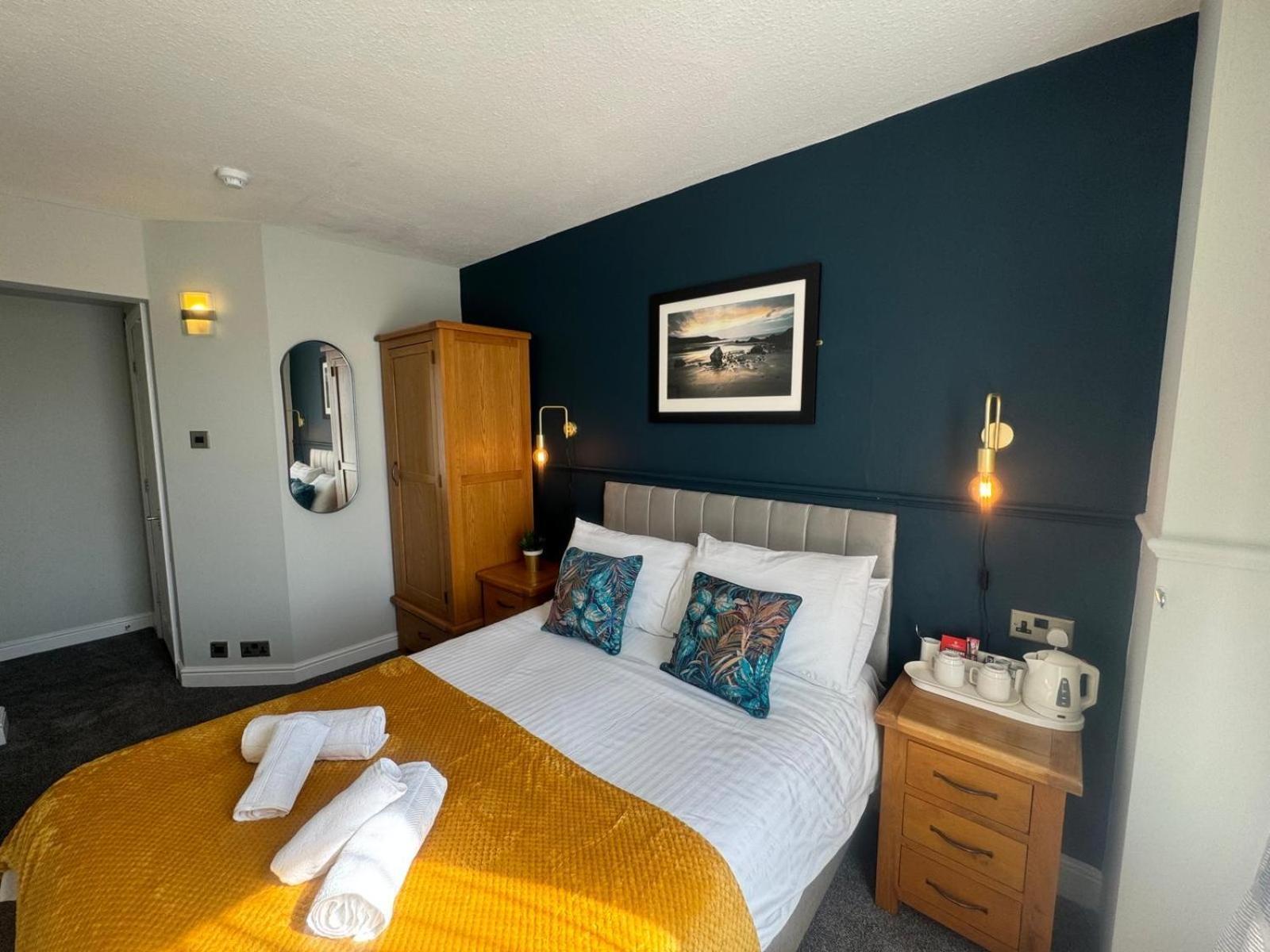 The Rockside 4*